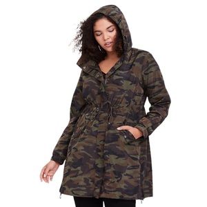 Torrid size 2 GREEN CAMO NYLON RAIN JACKET